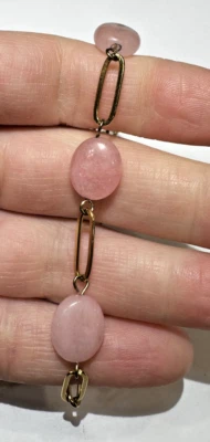 Pulsera de 7,5" - 9,5" con cuentas de piedra de cuarzo rosa tallado Foto 1 de 4