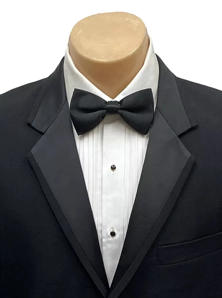 Abrigo de esmoquin de lana ligero con muescas de 2 botones negro solapa satinada Perry Ellis para niños Foto 1 de 4