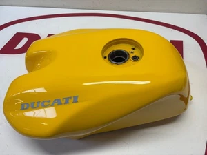 Ducati Fuel petrol benzin gas tank Yellow 748 916 996 998 58610252A - Picture 1 of 14