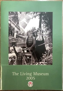THE LIVING MUSEUM 2005 COMMEMORATION PROGRAM OF WWII - UK ST. JAMES PARK LONDON - Picture 1 of 8