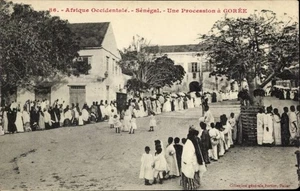 Ak Gorée Dakar Senegal, Eine Prozession, Menschen in... - 4710353 - Bild 1 von 2