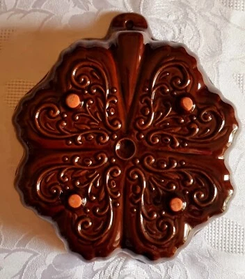 alte Keramik Puddingform,Brotform,Kleeblatt, lassiert 21 cm zum aufhängen 1A Top - Bild 1 von 2