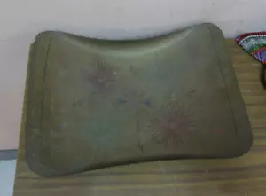 VINTAGE 9"" x 13"" GEÄTZT MESSING EMAILLE INDIEN FUSS SCHÜSSELTABLETT SARNA MODERNIST - Bild 1 von 7