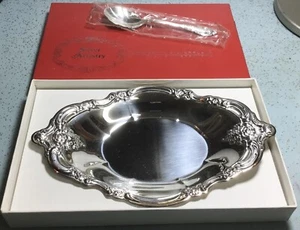 Community SilverPlate SILVER ARTISTRY 9" Serving Platter w/Olive Spoon New w/Box - Picture 1 of 12