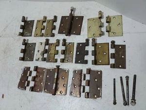 LOTE ANTIGUO DE PIEZAS DE BISAGRAS DE HARDWARE A GRANEL DE COLECCIÓN  - Imagen 1 de 8