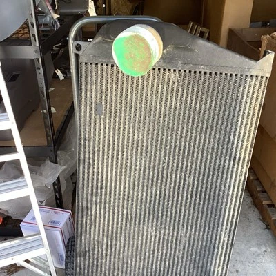Enfriador de aire de carga original International 8200 9100 9200 9400 9900 2005432C1 Foto 1 de 4