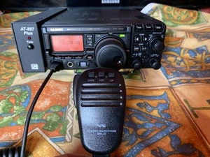 ***YAESU FT897d HF/VHF/UHF TRANSCEIVER & LDG AT 897 PLUS TUNER*** - Zdjęcie 1 z 11