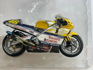 Rossi Model Honda NSR500 bike only Donington 2000 Minichamps 122 006196 1:12th - Picture 1 of 7