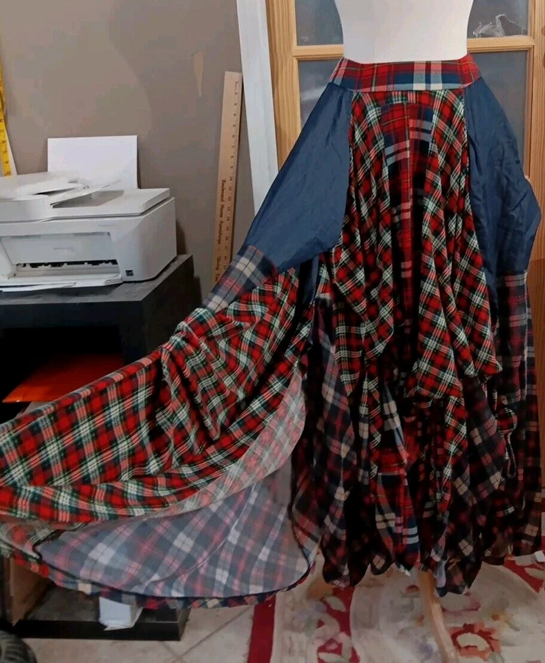 Maxi Falda TOV a Cuadros Plisada Roja Damisela Talla 8 (40) Patchwork Ren Festival Foto 1 de 4