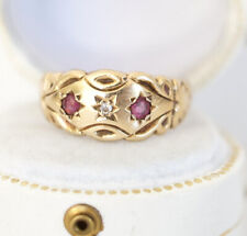 Schöner englischer vintage Ring mit Rubinen und Diamant aus 9ct Gelbgold B3641