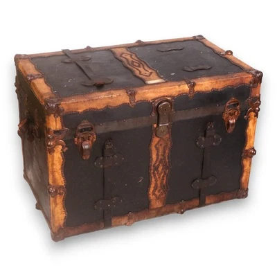 Bandeja de cuero tachonado occidental AE Meek Trunk Co 36x24x21 Colorado antigua década de 1910 Foto 1 de 4