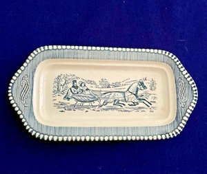 Currier & Ives Winterschlitten Butterdose ohne Deckel blau 8" Royal China USA Vintage - Bild 1 von 5