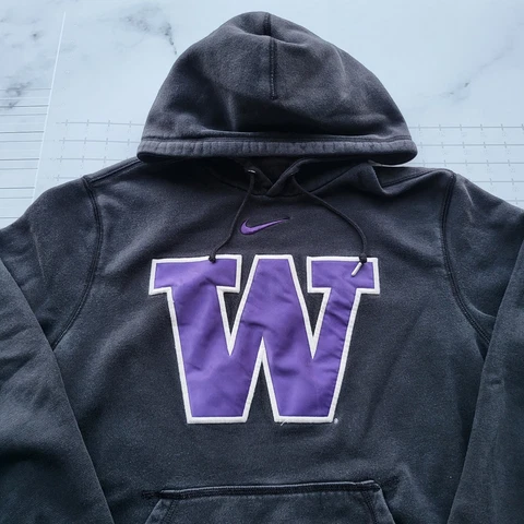 Washington Huskies Sweatshirt Hoodie Size M Long Sleeve Front Pocket Logo Cover