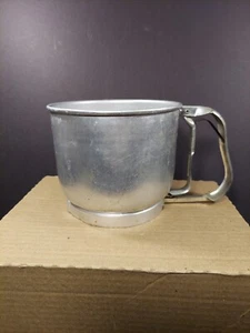 Tamiz Foley 5 tazas aluminio mango de compresión manual vintage  - Imagen 1 de 12