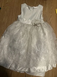 Gorgeous American Princess Sz 6 Off White Flower Girl Dress Button Back 5 Layers - Picture 1 of 24