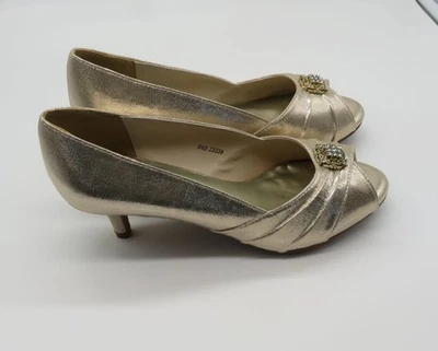 Dyeables Champagne Peep-Toe 2.5 Inch Heel Shoes Rhinestone 9.5 NEW - Image 1 of 4