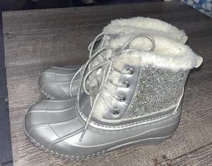 Justice Youth Girls Silver Glitter White Faux Fur Winter Boots Size 7 - Picture 1 of 6