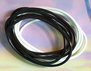 10 PULSERAS GOMOSAS JALEA blancas y negras de colección años 90 moda retro - Imagen 1 de 3