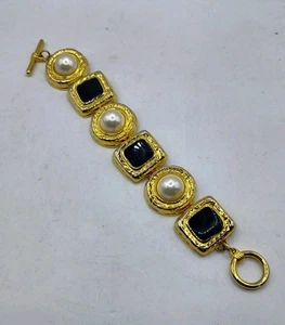 Bracciale Vintage Imitazione Perla E Smalto Nero Tono Oro Toggle 7" - Foto 1 di 9