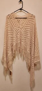JUSTIN & TAYLOR EINGRÖSSE PONCHO GEHÄKELT TOP OFF WEISS NEU MIT ETIKETT!!! - Bild 1 von 7