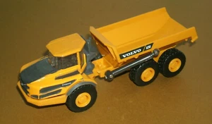 1/72 Scale Volvo A25G Articulated Hauler Dump Truck Plastic Toy (5.5") New-Ray - Picture 1 of 8