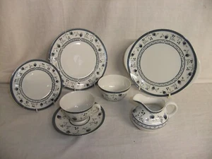 c4 Porcelain Royal Doulton - Cambridge - vintage English Translucent China 4D1B - Picture 1 of 10