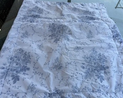 Juego de 2 fundas de almohada estándar florales vintage Laura Ashley Sophia azul/blanco Foto 1 de 4