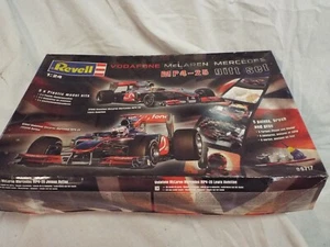 Revell 1:24 Vodafone McLaren Mercedes MP4-25 Lewis Hamilton and Jenson Button - Picture 1 of 1