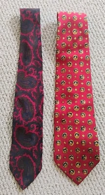 Lote De Colección 2 Corbatas Valentino Yves Saint Laurent Floral Paisley Rojo Negro Seda Foto 1 de 4