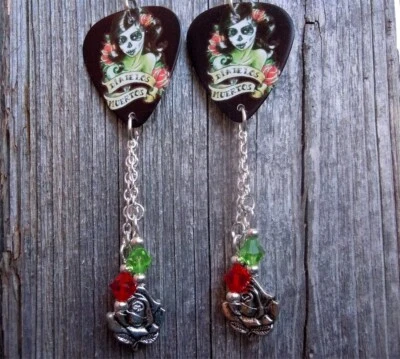 Pendientes de guitarra calavera de azúcar con dije de plata y colgantes de cristal de Swarovski Foto 1 de 3