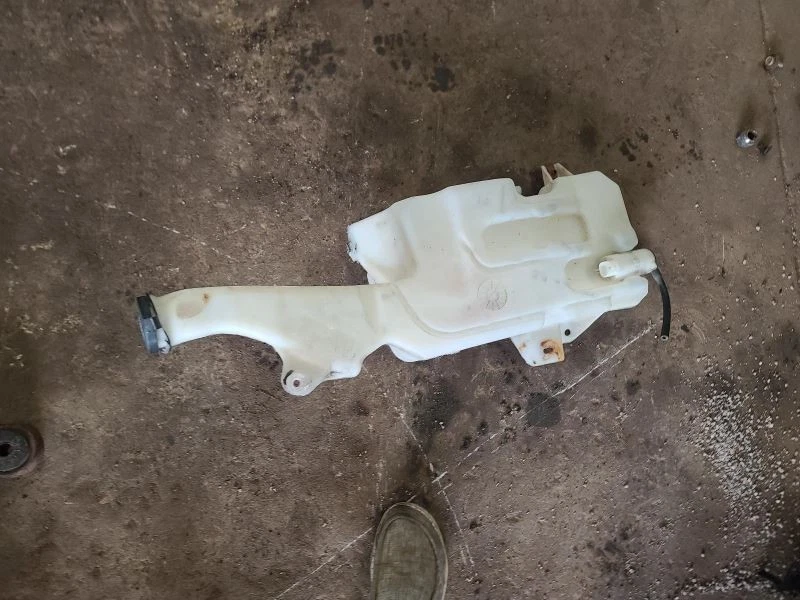 Depósito de lavado compatible con 07-13 AVALANCHE 1500 1887165 Foto 1 de 1