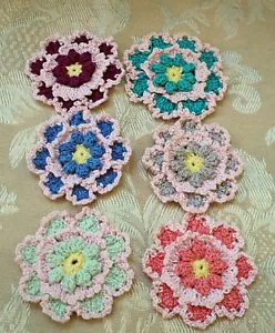 Nuovo filo uncinetto 2,25" applique floreali multicolore 6 pezzi... Artigianato fai da te - Foto 1 di 3