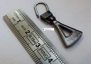 TIRETTI PER ZIP-TIRA LAMPO CON MOSCHETTONE-TRIANGOLARI-CANNAFUCILE-ART S15 -10PZ - Picture 1 of 1