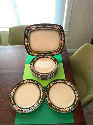 Tommy Bahama / 9 Chop Plates & 1 Platter Set / Green Rim W/ Embossed Flowers - Image 1 of 4