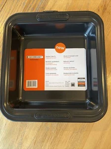 Le Creuset Square Cake Tin NWT - Picture 1 of 11