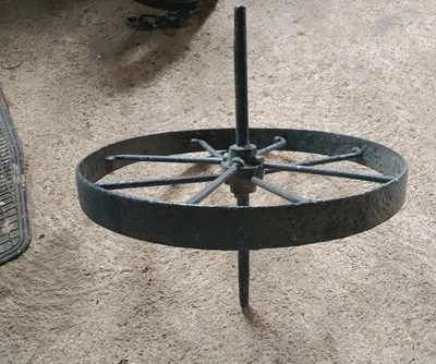 Roue De Charrette Très Ancien - Photo 1/3