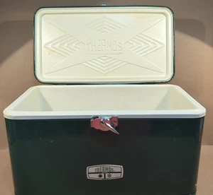 Vintage Thermoskanne Metall Eistruhe Kühlbox Grün 19x11x10 Hergestellt in den USA - Bild 1 von 9