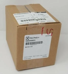 5304519506 NUOVO* MOTORE VENTOLA FRIGORIFERO CON STAFFA 5304498691 50240401000Q OEM - Foto 1 di 9