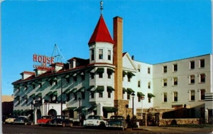 Escanaba MI House Of Ludington Hotel 1950s Autos Michigan Postcard HQ6 - Picture 1 of 2