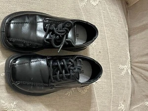 Deer Stags Ace Dress Shoes Boy's Size 9.5 Black Leather Comfort Wingtip Oxfords - Picture 1 of 4