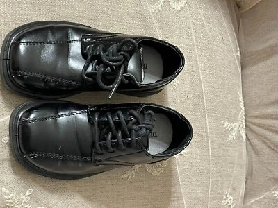 Zapatos de vestir Deer Stags Ace para niños talla 9,5 cuero negro cómodos punta de ala Oxford Foto 1 de 4