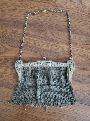 Antiguo bolso de mano alemán Art Nouveau de malla metálica plateada Foto 1 de 4