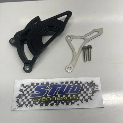 2021 YZ250F Case Saver OEM Front Countershaft Guard Yamaha YZ250F YZ450F - Image 1 of 3