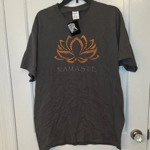 T-shirt LA Pop Art Namaste taglia L nuova con etichetta - Foto 1 di 4