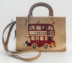 Radley London Ledertasche Rouge Farbe Bus Applikation & Scottie Hund Anhänger EUC - Bild 1 von 24