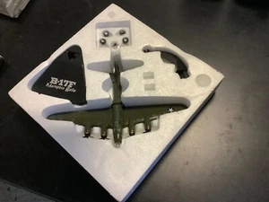 Luftwaffe B17 Flying Fortress 1:144 Belle Memphis Atlas Edition neuwertig - Bild 1 von 3