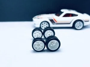 R129 Hot Wheels 1/64 Echt Riders TE37 weiß Tiefschale, RWB Porsche GUMMI REIFEN - Bild 1 von 8