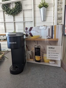 Keurig K-Mini Einzelportion Kaffeemaschine - schwarz (53448183) - Bild 1 von 5