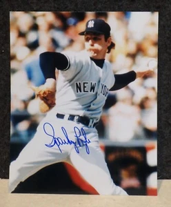 ORIGINAL SPARKY LYLE NEW YORK YANKEES AUTOGRAPH PHOTO - Picture 1 of 2