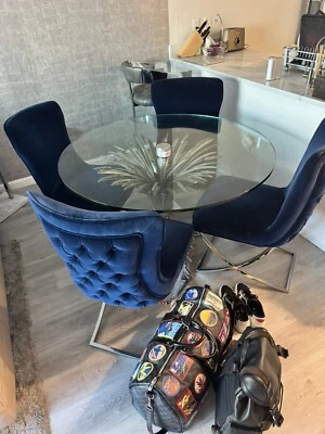 Juego de mesa redonda de comedor con 4 sillas para 4 modernas Foto 1 de 4